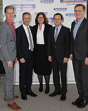 (v. l.) der Vorstand der Sparda-Bank München eG: Peter Konle, Ralf Müller, Helmut Lind (Vorsitzender), Petra Müller, Hermann Busch (©Foto: Sparda Bank eG)